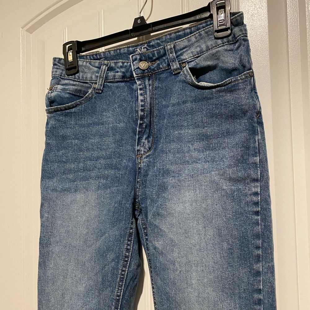 Essential denim jeans to have laying around!